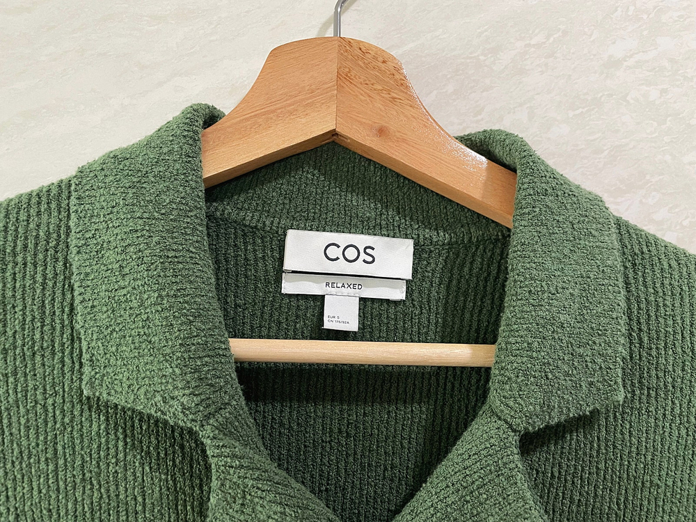 COS / 숏 슬리브 부클 니트 셔츠, 남성 반팔셔츠 / S(100) / 5만원--3