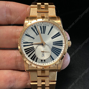 (정품) 로저드뷔 로져드뷔 엑스칼리버 에센셜 42mm 로즈골드 금통 시계