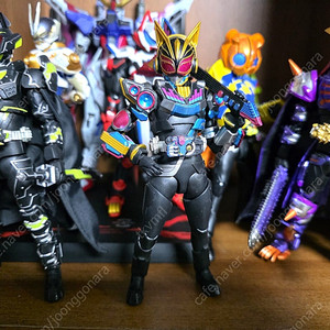 SHF 가면라이더 나고 비트폼 판매합니다