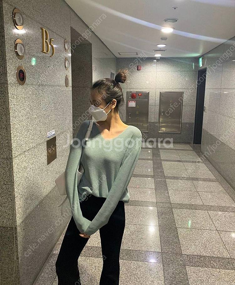 유메르 실크 브이넥 니트 소라, 유메르 니트--6