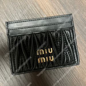 미우미우 카드 지갑 블랙 사용감 적음