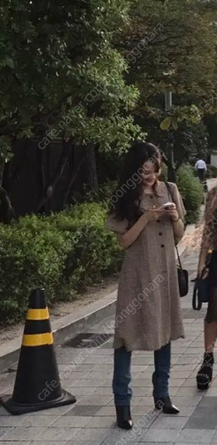 비아플레인 원피스 윤승아 체크 반팔 로브 원피스 결혼식 하객룩 출근룩 이미지