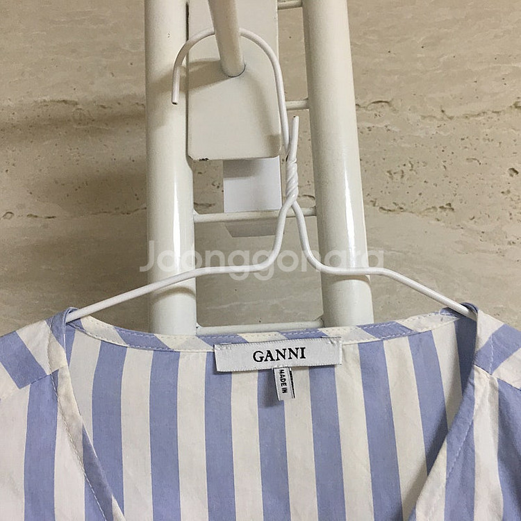 GANNI 가니 랩스타일 스트라이프 블라우스 55--1