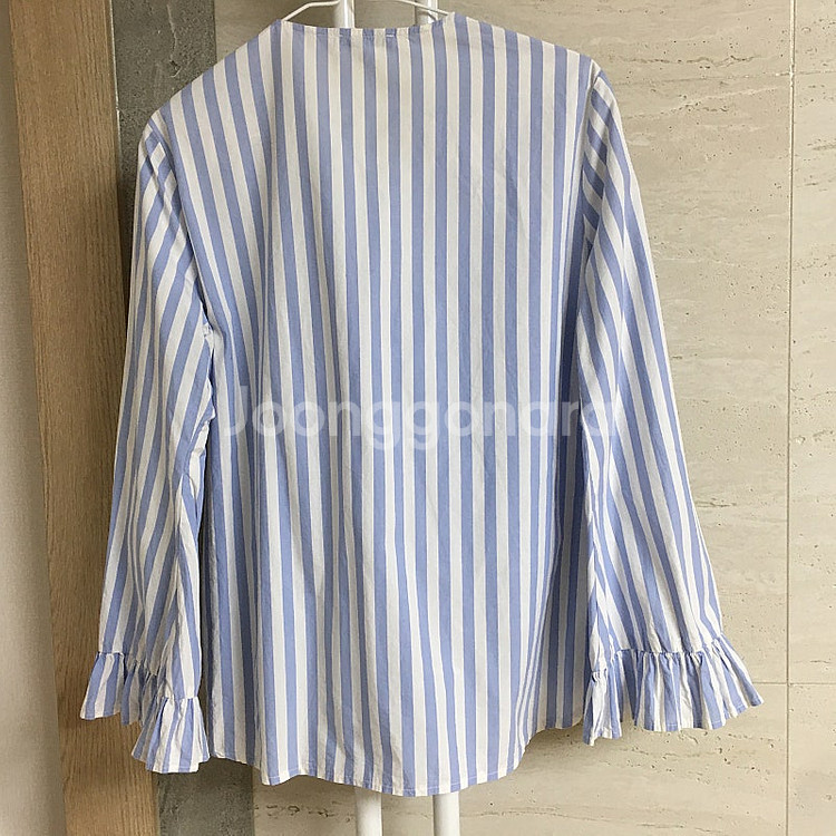 GANNI 가니 랩스타일 스트라이프 블라우스 55--6