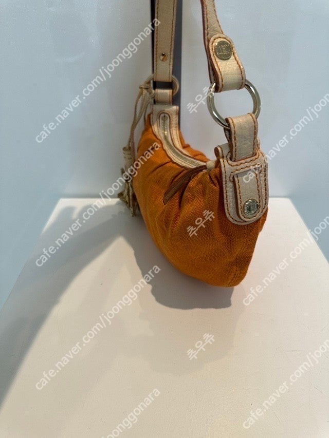 정품 셀린느 미니호보백--4