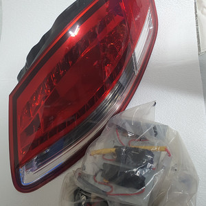 포르쉐 박스터 카이맨 987 외장부속 우측 테일램프 테일라이트