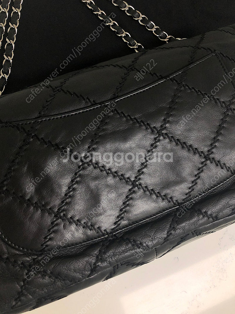 샤넬 얼티밋 스티치백--4