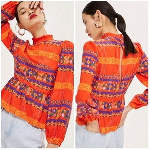 탑샵 지오메트릭 블라우스 (백오픈) 25000원