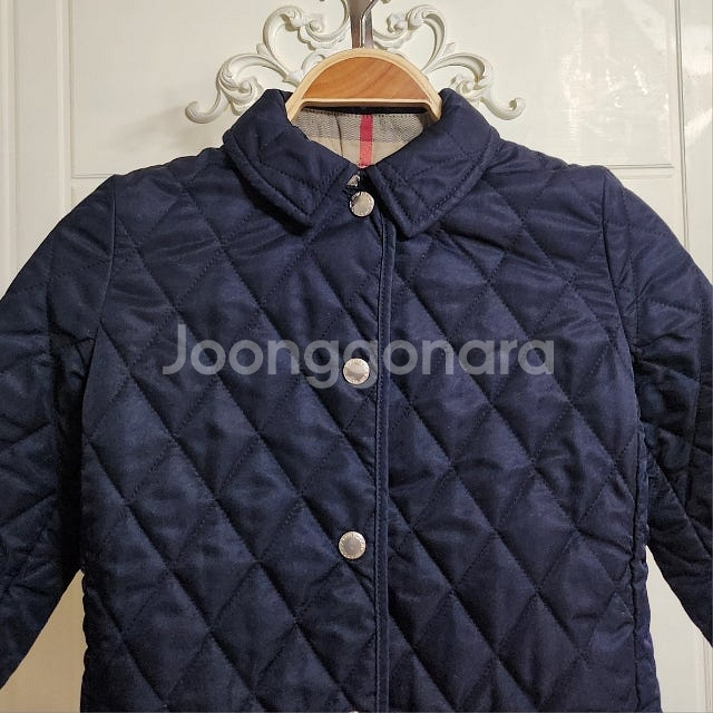 새상품급. 120호 (6y) 버버리칠드런 퀼팅 누빔 자켓 / 키즈 몽클레어 구찌 펜디 셀린느 디올--4