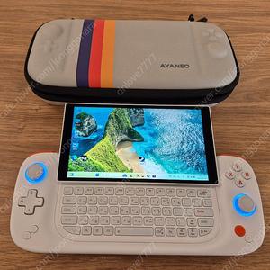 umpc 아야네오 슬라이드 7840u 32gb 2테라 팝니다.