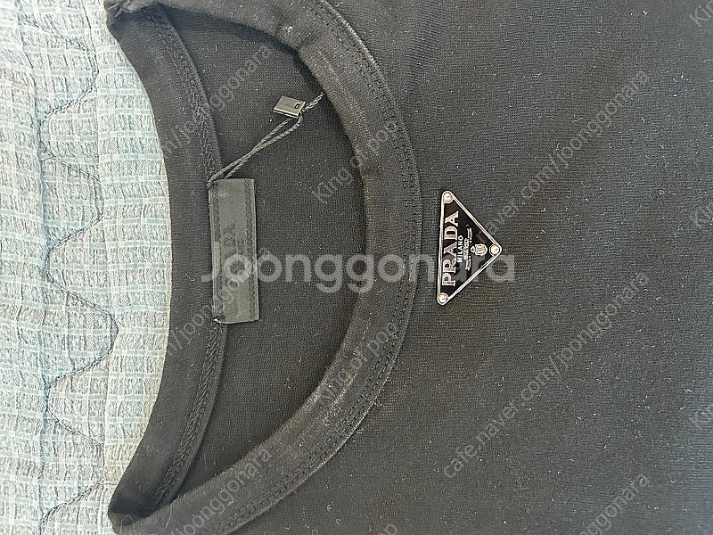 제로/프라다 넥플레이트 트라이앵글 반팔/L(100)--2