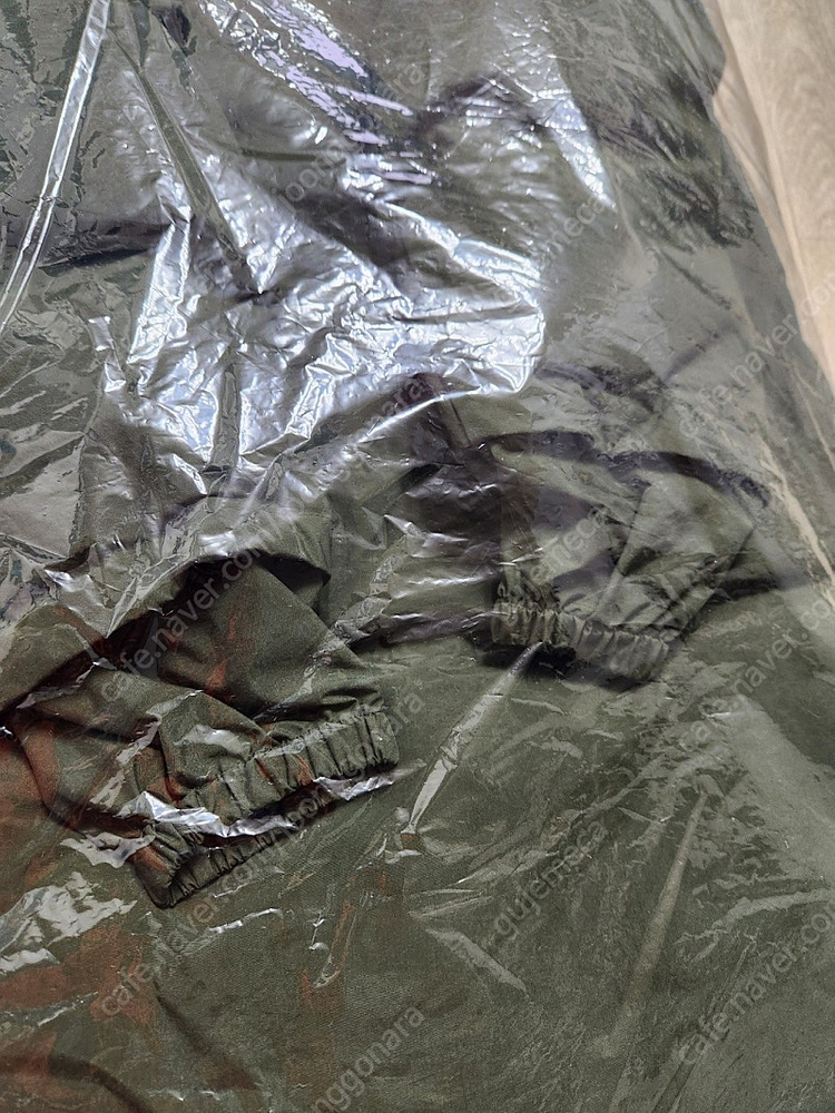 JW앤더슨 콘트라스트 후드 롱 패딩 카키 여성 6싸이즈 판매 합니다.--3