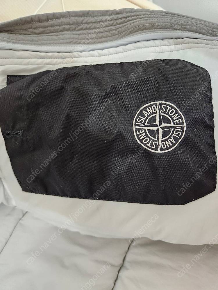 스톤아일랜드 나일론 메탈 다운TC 패딩 자켓 라이트 그레이 21FW L싸이즈 판매 합니다.--4
