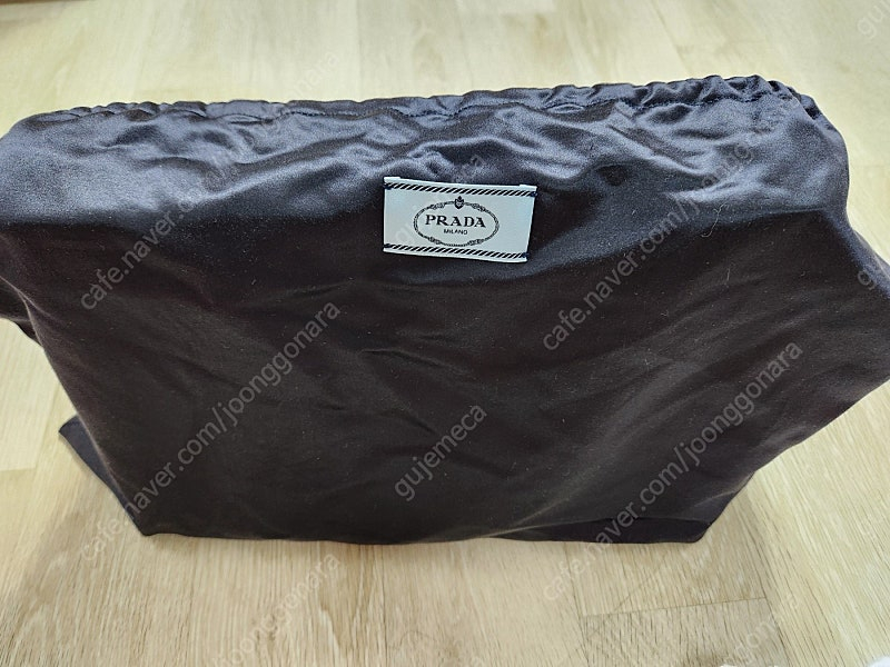 프라다 사피아노 럭스 핸드백 및 장지갑 네로 컬러 판매 합니다.--8