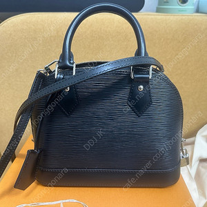 [수원직거래]루이비통 알마 BB 에피 블랙 SS급 판매합니다