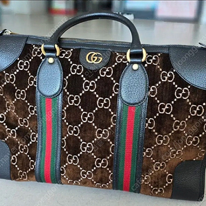 GUCCI 구찌 남성 벨벳 더플백 트레블백 크로스백 핸드백 여행용 가방 판매 합니다.