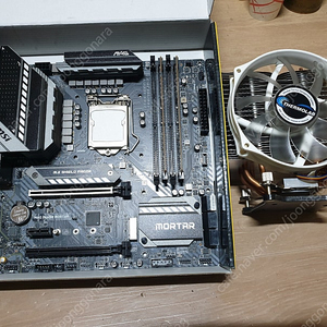 인텔b460m박격포(보드일체형백패널없슴).nvme삼성pm981 512g.램삼성8g 2장.써모랩쿨러(130mm).윈도우11pro.보드귀속.재설치시인증