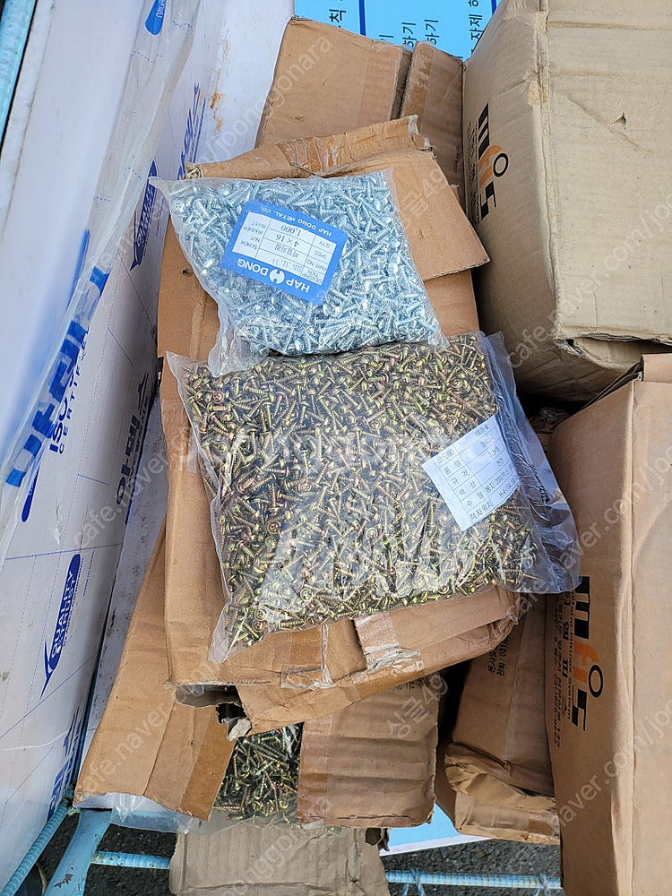 목공용 나사 수만개 얼마면 사실래요--0