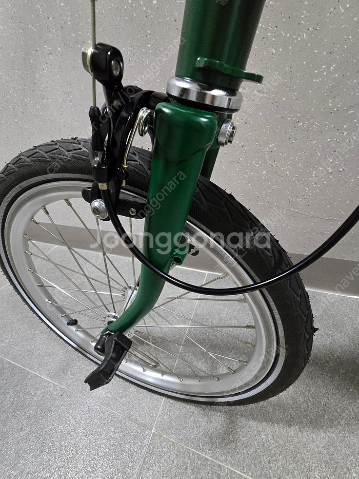 신차급 브롬톤 22년말 레이싱그린 C라인 저렴히 드립니--3