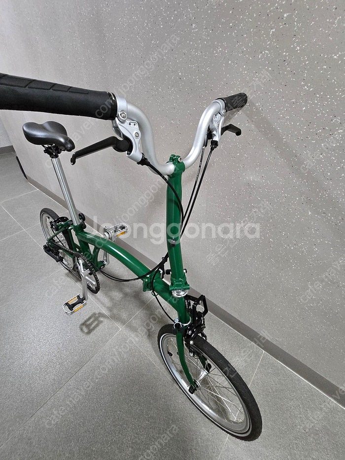 신차급 브롬톤 22년말 레이싱그린 C라인 저렴히 드립니--5