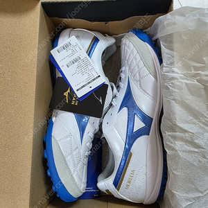 모렐리아 살라 재팬 tf 265 흰파 팝니다.