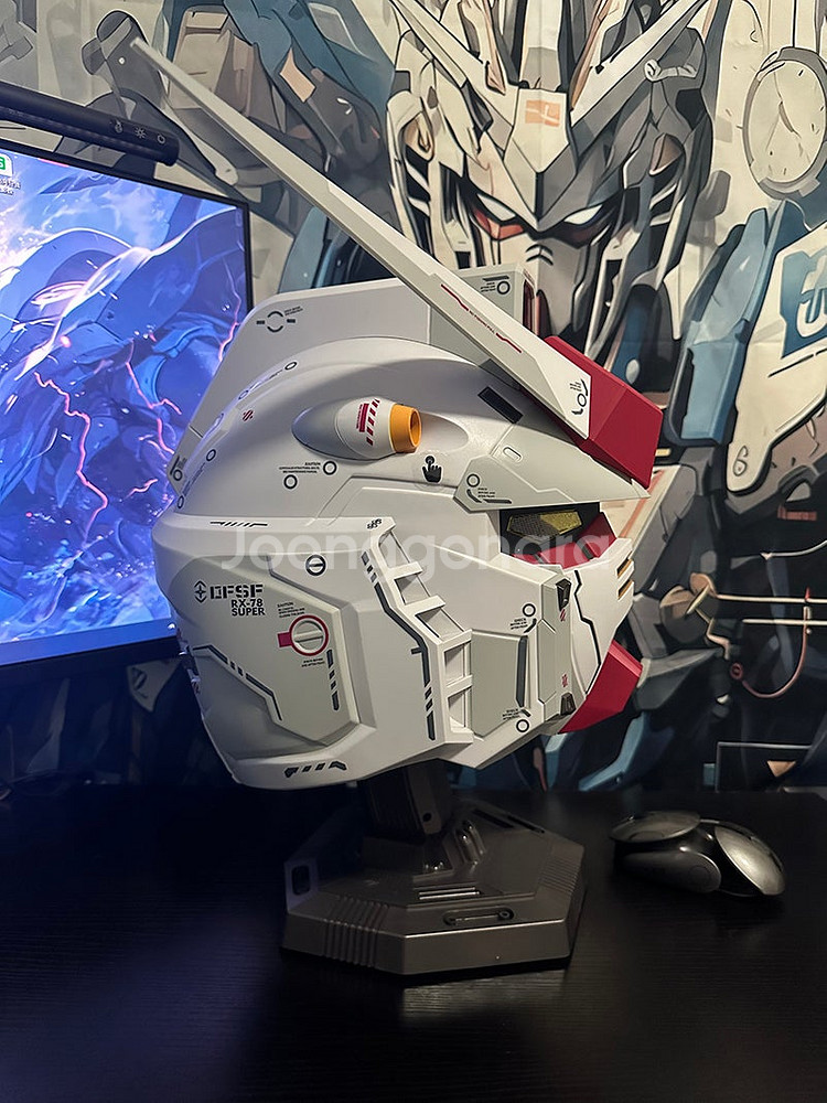 미개봉 새제품 건담 RX-78 헬멧 팝니다--4