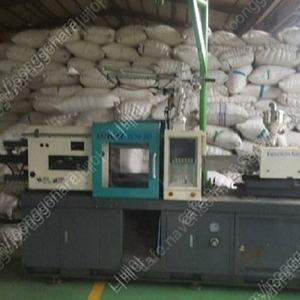 인젝트엠 사출기 70톤 판매 합니다(로봇팔 드라이호퍼)