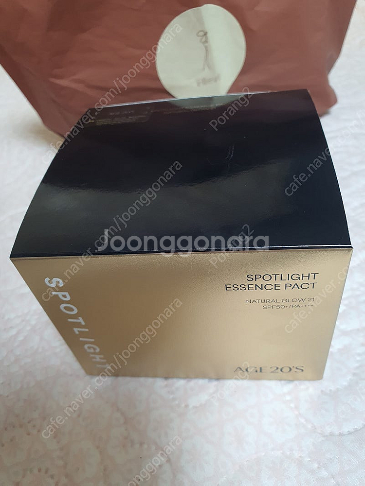 에이지투웨니스 스포트라이트 에센스 팩트 본품+리필 세트 새상품--0