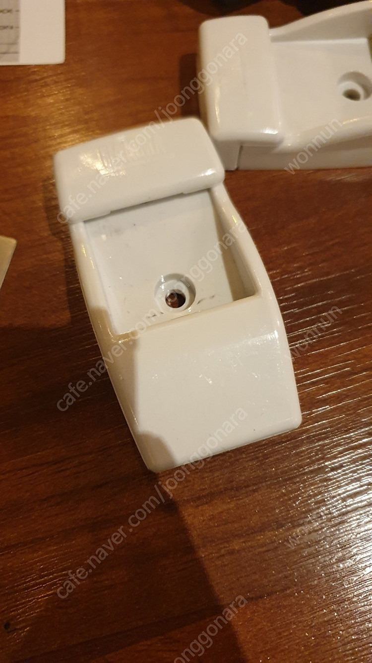 캠핑카 피아마어닝 차량 지지대 이미지