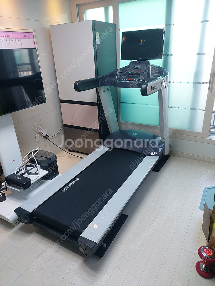 헬스장용 런닝머신 판매합니다--0