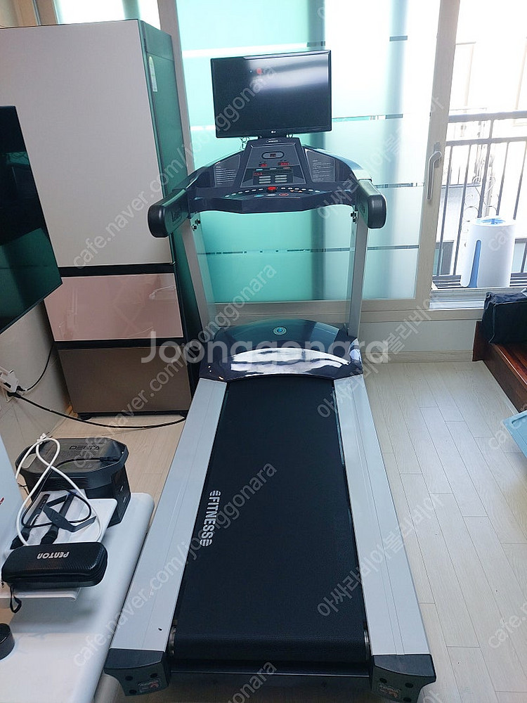 헬스장용 런닝머신 판매합니다--1