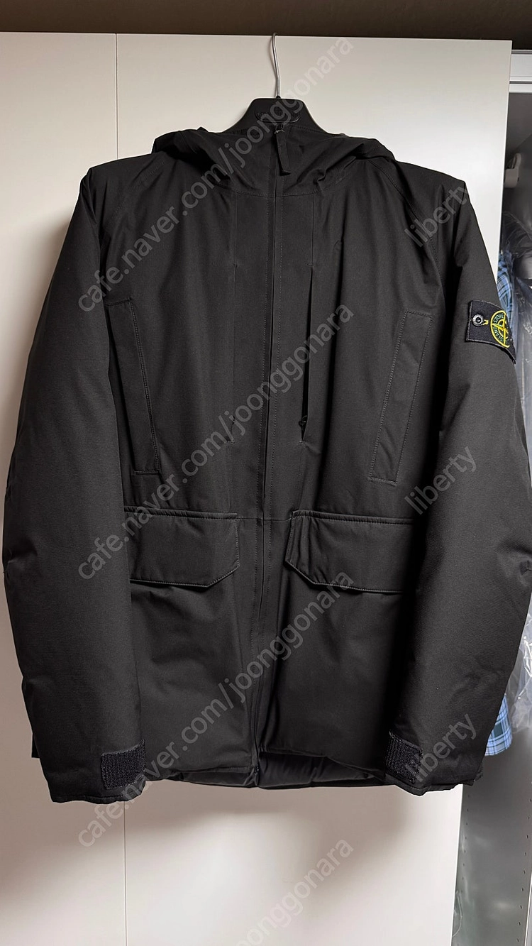 스톤아일랜드 20FW 립스탑 고어텍스 다운 자켓 블랙 판매합니다. SIZE : L 이미지