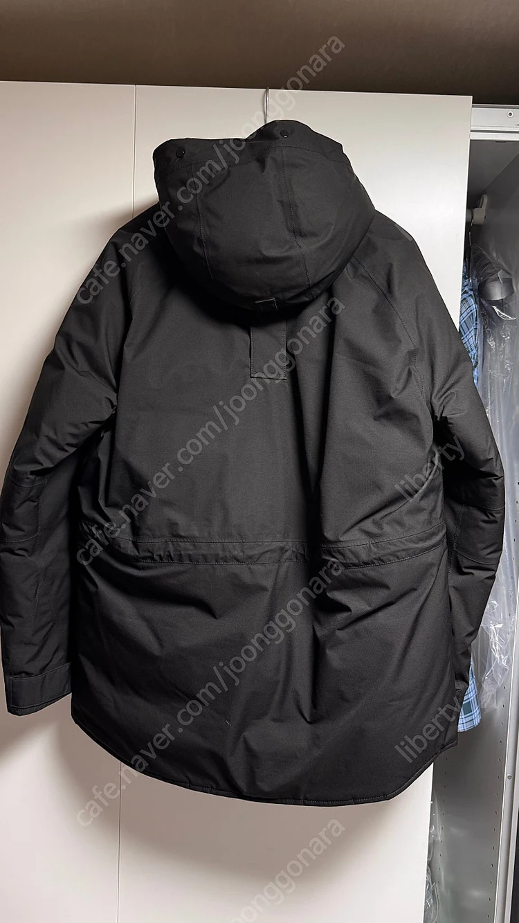 스톤아일랜드 20FW 립스탑 고어텍스 다운 자켓 블랙 판매합니다. SIZE : L 이미지