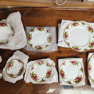 (영국 빈티지) 로얄알버트 황실장미 식기 접시