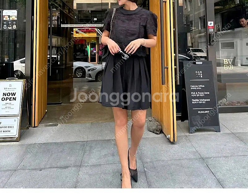 더브리 스퀘어 레이스 블라우스 - 화이트,블랙--8