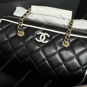 샤넬 볼링백 새상품급 정가이하