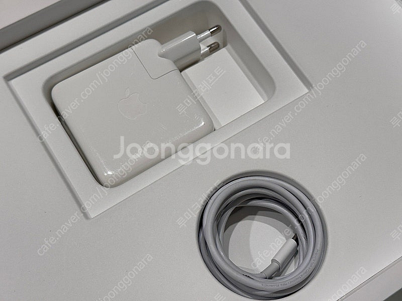 MacBook Pro 맥북 프로 13 M2 / 16GB...--4