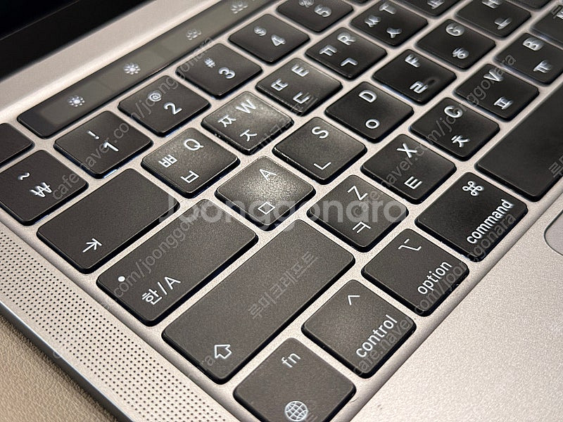 MacBook Pro 맥북 프로 13 M2 / 16GB...--9