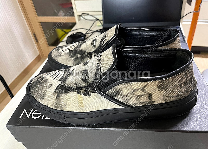 닐바렛 타투 석고상 슬립온 스니커즈 41사이즈--2