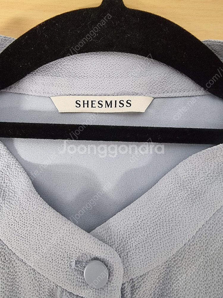 쉬즈미스 블라우스 / 55 / 2벌 팔아요.--2