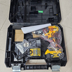 디월트 햄머드릴 해머드릴 DCD7781P1