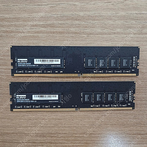 에센코어 KLEVV DDR4-3200 32G (16x2) 중고 팝니다