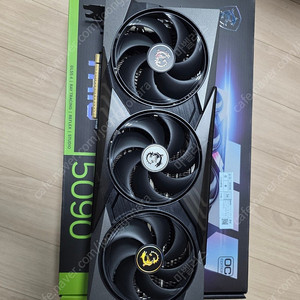 [MSI] 지포스 RTX 5090 게이밍 트리오 OC D7 32GB 트라이프로져4 풀박스 팝니다