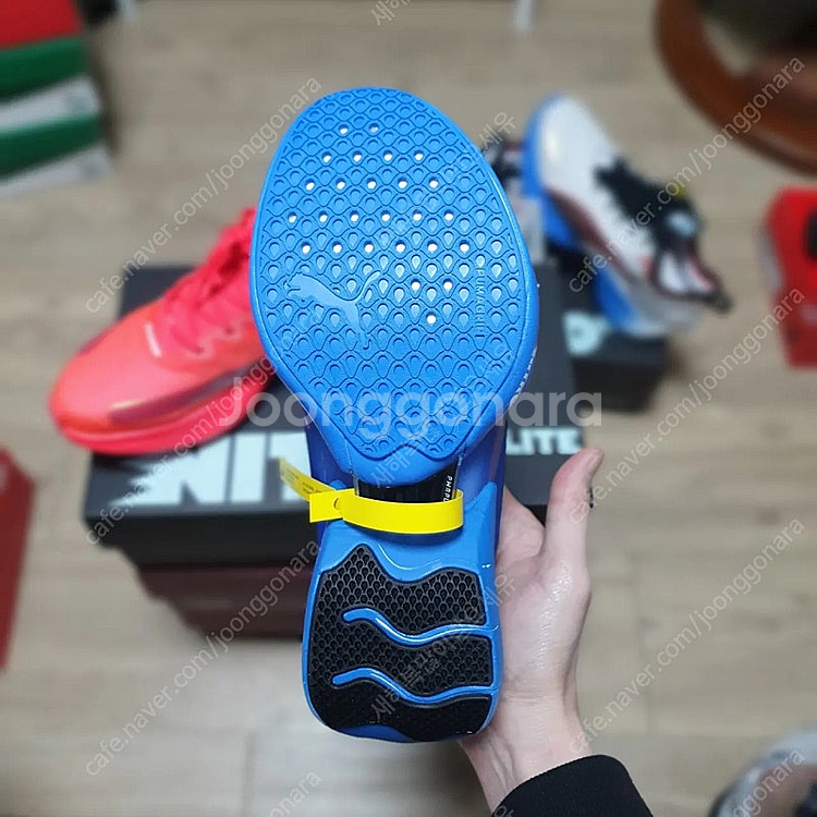 푸마 패스트 알 나이트로 엘리트 카본 러닝화 새상품 판매합니다--2