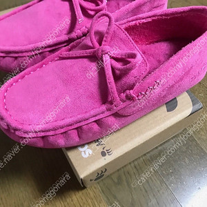 베어파우 키즈 리본 스웨이드 로퍼