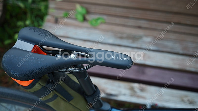 자이언트 패스트로드 어드밴스1 카본 하이브리드--8