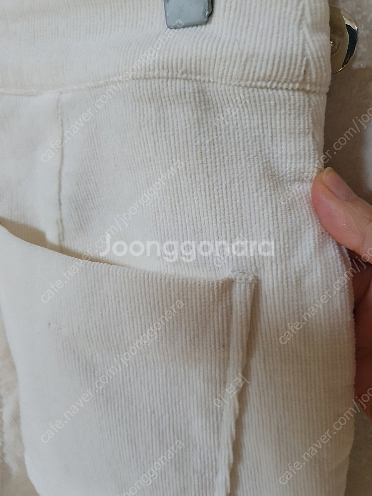 제평 모네타 사이드 버튼 코듀로이 와이드 팬츠--7