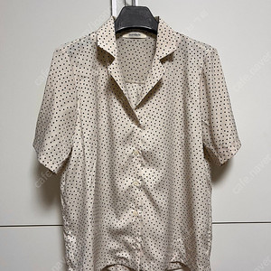 베이지 도트 블라우스 ~66