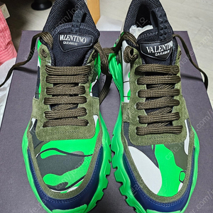 정품 발렌티노 카모플라주 스니커즈41(새상품)