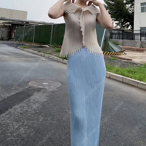 이세이미야케 해칭스커트 라이트블루 2사이즈